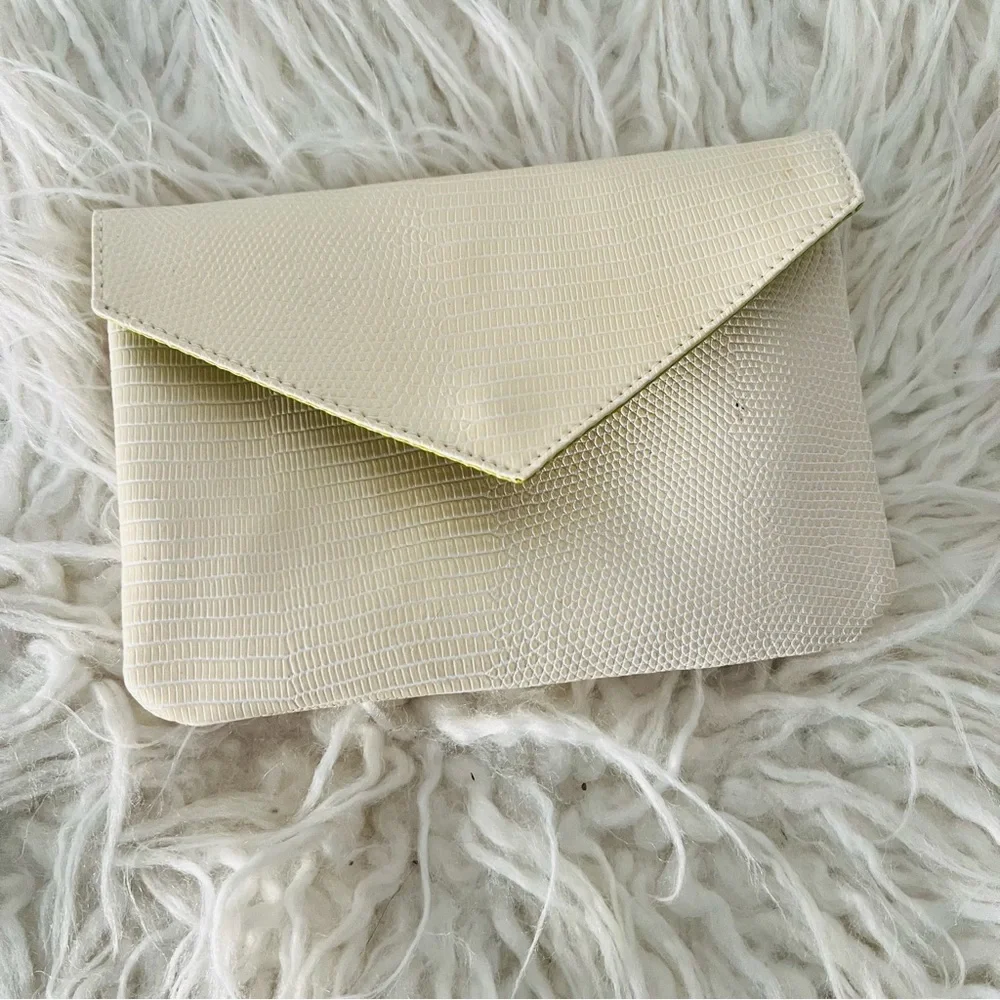 Ipsy Ivory Faux Snakeskin Glam Cosmetic Bag